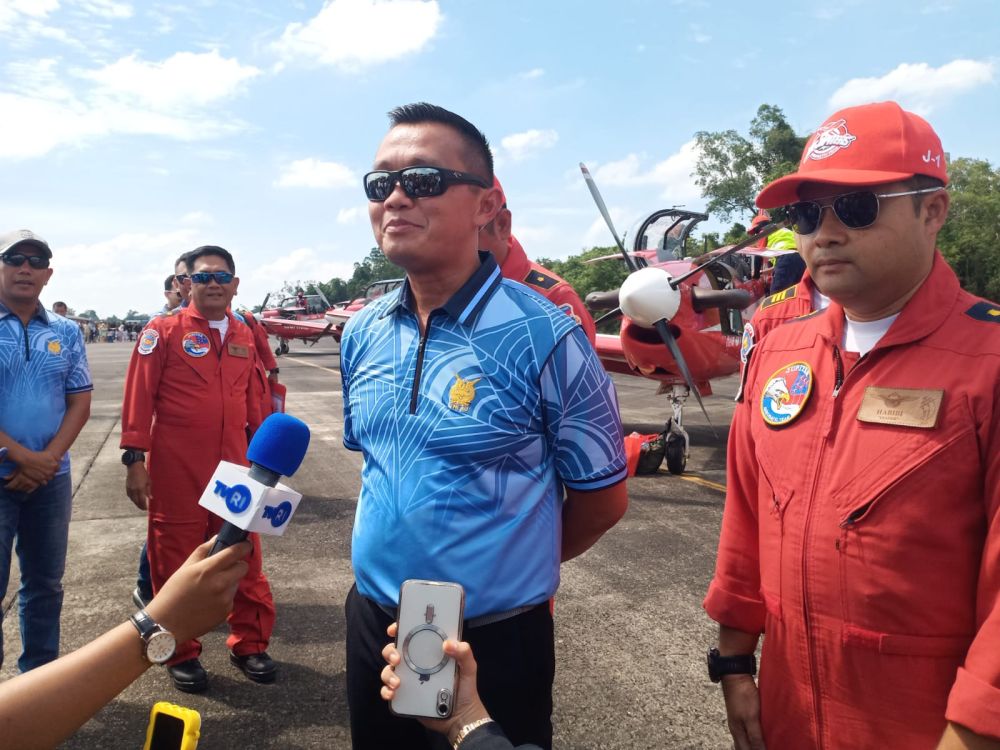 Tampil Memukau, Flight Leader Jupiter Aerobatic Team Ternyata Alumni SMAN 1 Pekanbaru