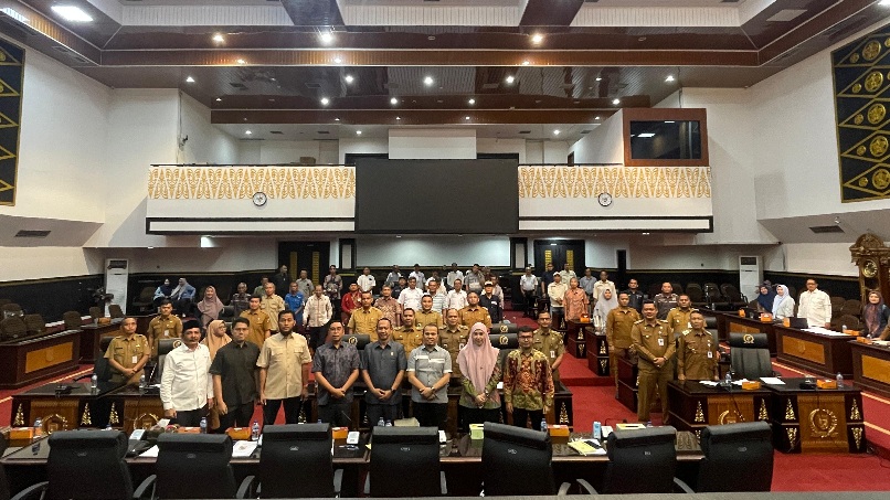 DPRD Pekanbaru Bahas Ranperda LKK, RT/RW Desak Pengesahan Sebelum Juni 2025