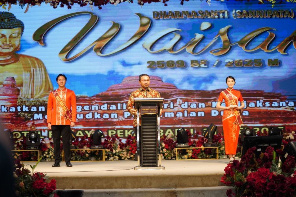 Dharmasanti Waisak di Pekanbaru: Gubri Soroti Pentingnya Kasih Sayang dan Kebijaksanaan