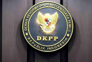 Dianggap Tidak Adil dan Tidak Netral, Ketua Bawaslu Rohil dan 4 Anggota Jalani Sidang Kode Etik