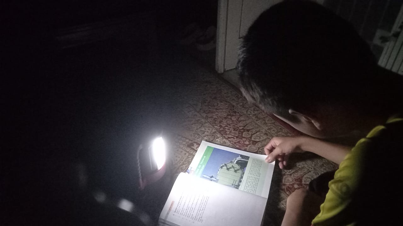 Sudah 2 Hari, Warga Perumahan Naga Mas Panam Keluhan Listrik Padam; Anak Besok Ujian, Kosentrasi Terganggu!