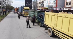 Picu Fatalitas dan Kemacetan, Polisi Tindak 238 Truk ODOL di Riau