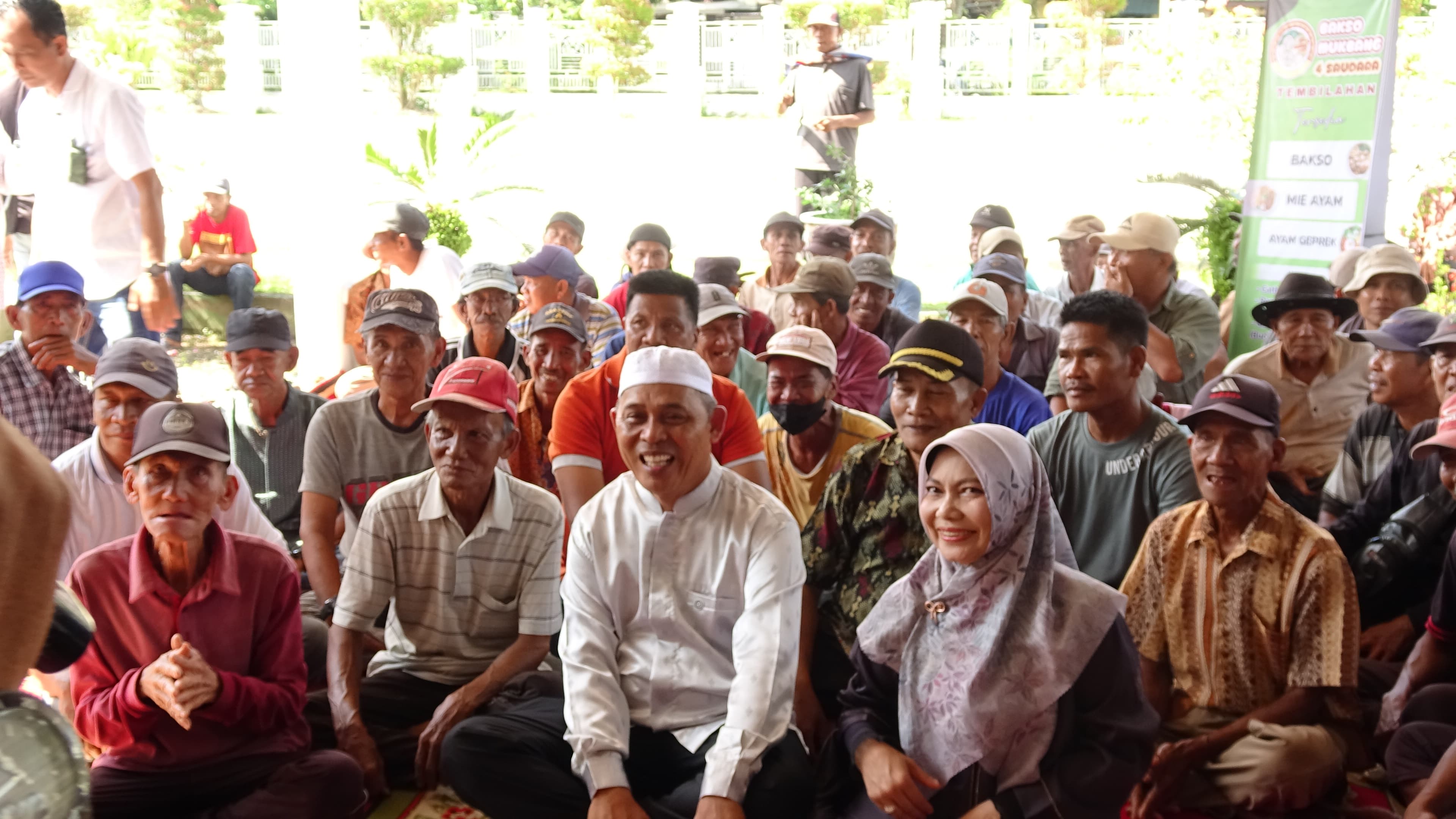 Bupati Inhil Gelar Open House Idul Adha Bersama Pekerja Sektor Informal