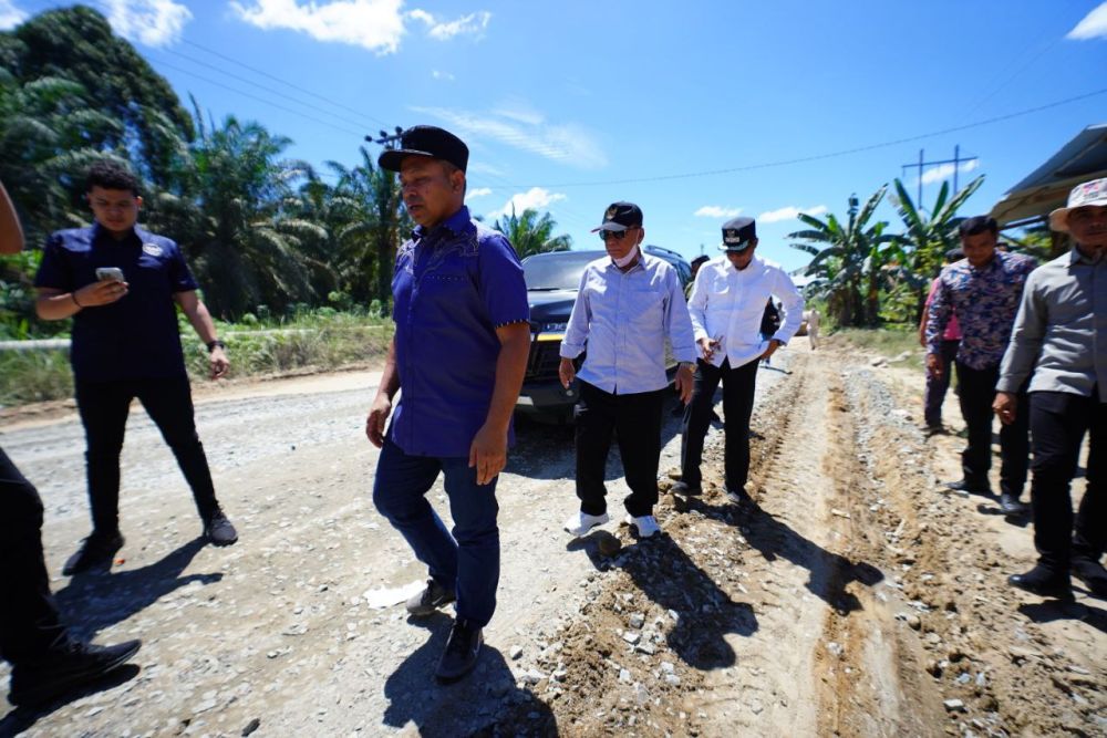 Gubernur Abdul Wahid Ancam Sanksi Perusahaan Pengguna ODOL di Riau