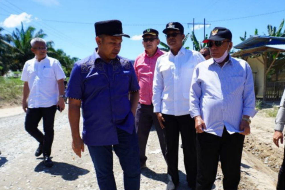 Instruksi Gubri Abdul Wahid Berbuah Manis: Jalan Manggala Disiram, Bagan Siapi-api Diaspal