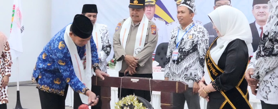 Bupati Buka Konferensi Kabupaten VI PGRI Kuansing