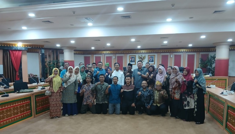 60 Calon Guru PPPK Minta Relokasi ke DPRD Riau