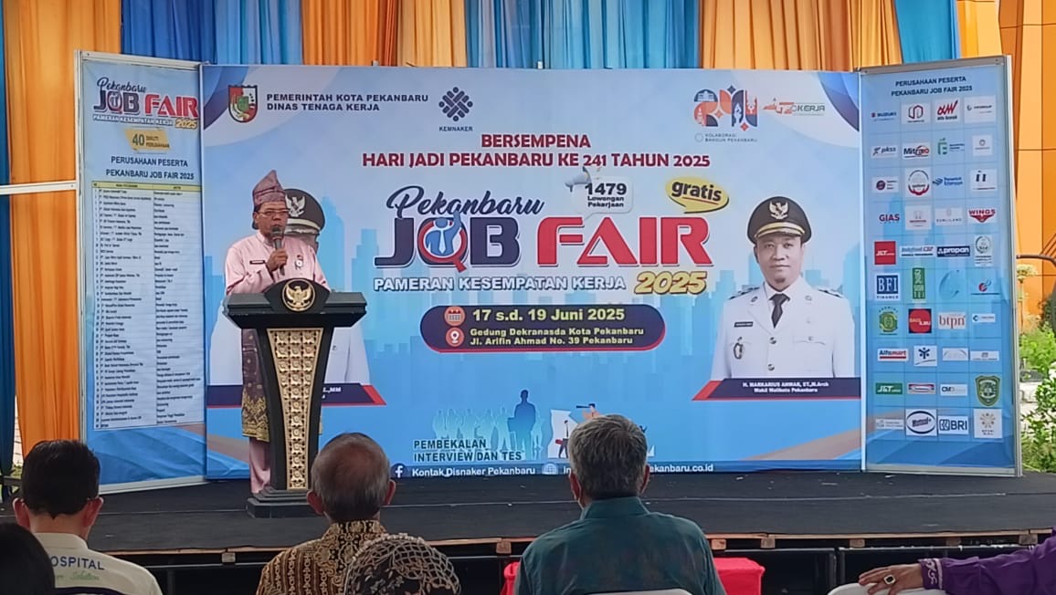 Tiga Ribu Lebih Pencaker Datangi Pekanbaru Job Fair 2025