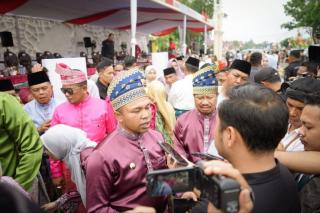 Ribuan Masyarakat Antusias Sambut Pawai Taaruf MTQ Ke-43 di Bengkalis