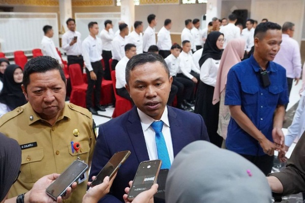 Serahkan SK CPNS, Gubernur Riau: ASN Harus Jadi Solusi, Bukan Beban Birokrasi