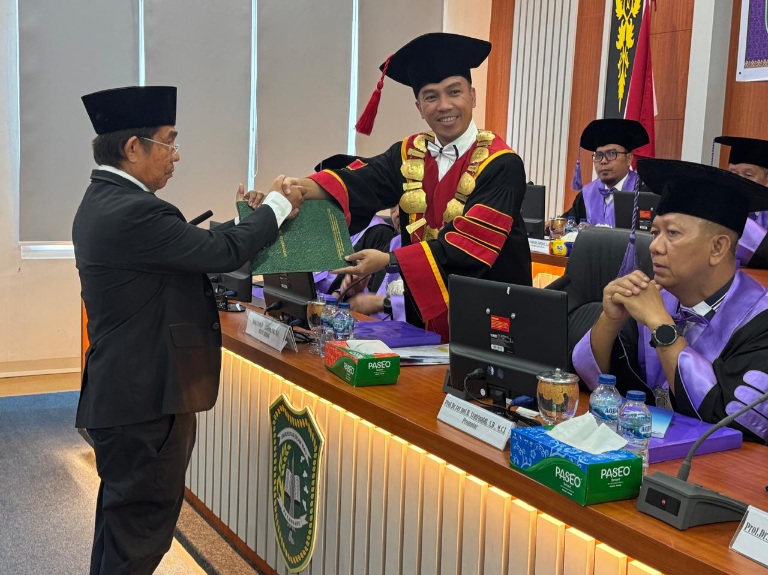 Ketua Baznas RI Prof Noor Achmad Jadi Penguji Eksternal Ujian Doktor di UIR, Dr Endar Muda Lulus dengan Pujian