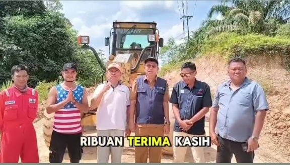 Jalan Selesai Diperbaiki, Warga RW 07 Bencah Lesung Ucapkan Terima Kasih Kepada PT EMP
