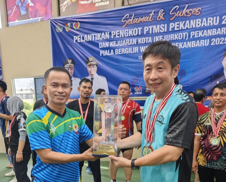 Jadi Agenda Tahunan PTMSI Pekanbaru, Tuah Madani Juara Umum Kejurkot Tenis Meja Piala Bergilir Walikota Pekanbaru 2025