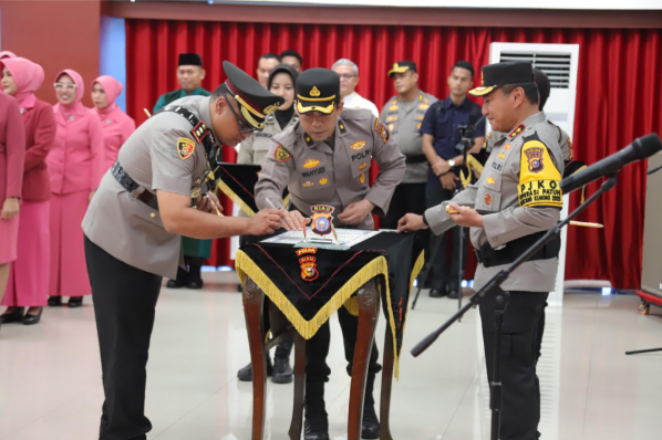 Daftar Lengkap Mutasi Pejabat Utama dan Kapolres di Jajaran Polda Riau