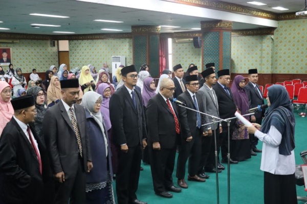 Lantik 24 Wakil Dekan dan Wakil Direktur Pascasarjana Periode 2025–2029,Ini Pesan Rektor UIN Suska Riau