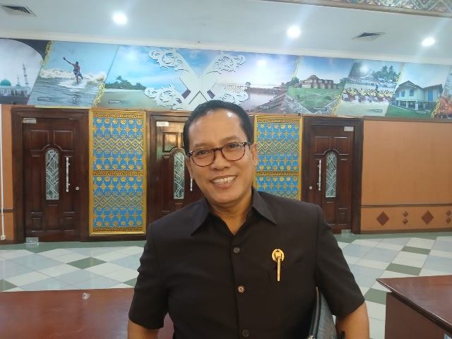 Anggota DPRD Riau Minta Mahasiswa UNRI Agar Memaklumi Pengambilan Lahan