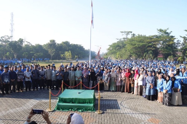 UIN Suska Riau Lepas 4.627 Mahasiswa KKN Angkatan ke-49