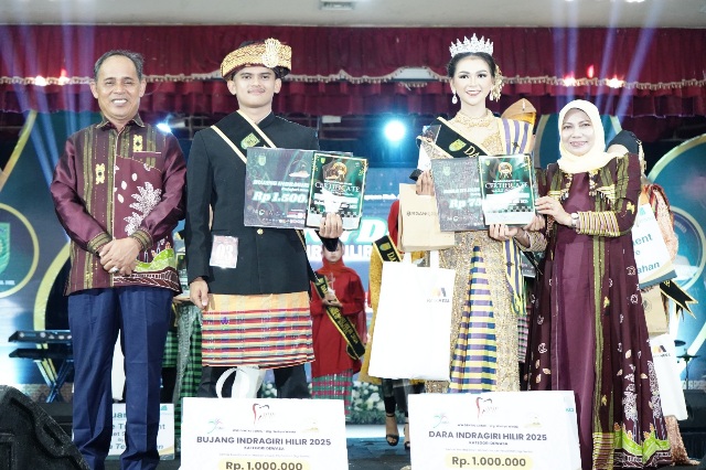 Diko dan Muthia Terpilih Jadi Bujang dan Dara Inhil 2025 