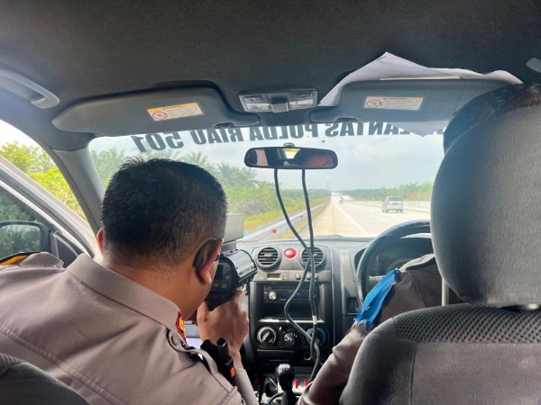 Pengawasan Ketat di Tol Riau: Dirlantas Polda Riau Gunakan Speed Gun untuk Keselamatan