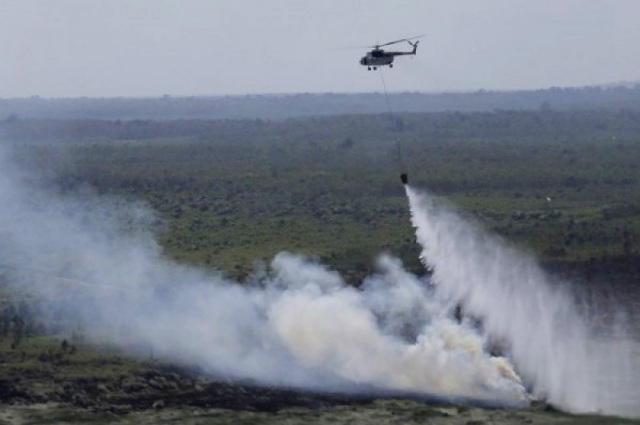 Titik Api Meningkat, Satgas Udara Kerahkan 3 Heli Pemadam dan 2 Pesawat Modifikasi Cuaca