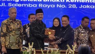 Bupati Rohil Teken MoU Sekolah Rakyat di Kemensos