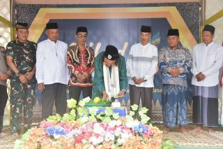 Bupati Bengkalis Hadiri Milad ke-5 Ponpes Al-Burdah BAA Khalish