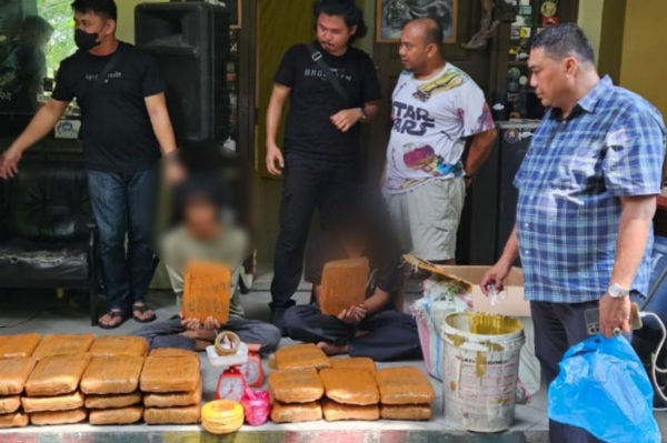 BNNP Riau Sita 63 Kg Ganja Kering Disembunyikan di Atap Gedung PKM UIN Suska Riau