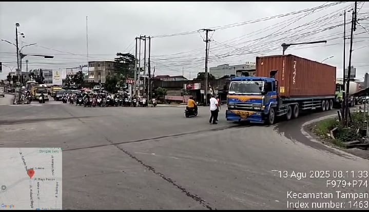 Lagi, Dishub Paksa Putar Balik Truk Tonase Besar Yang Nekat Terobos Simpang GS