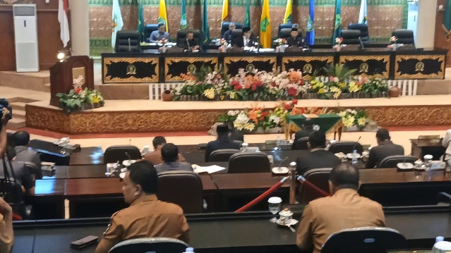 RPJMD, DPRD Riau Sampaikan 18 Catatan ke Gubernur Riau 