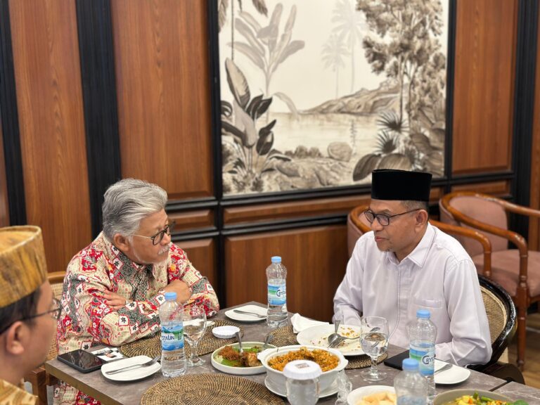 Bentuk World Zakat dan Wakaf FCR Bersama Tokoh Internasional, BWI Riau Jalin Kolaborasi Global 