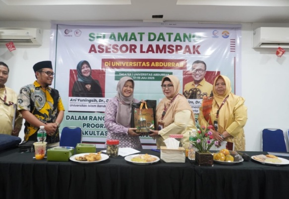 Prodi Ilmu Komunikasi Universitas Abdurrab Raih Akreditasi Unggul