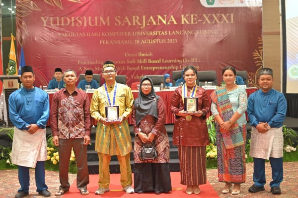114 Mahasiswa Unilak Resmi Sandang Gelar Sarjana Komputer