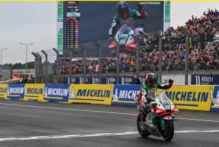Dramatis, Johann Zarco Menang Lewat Flag to Flag di Home Race