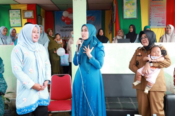 Bupati Afni Z: Kunjungan Istri Gubernur Riau Motivasi Baru bagi Kader Posyandu Siak