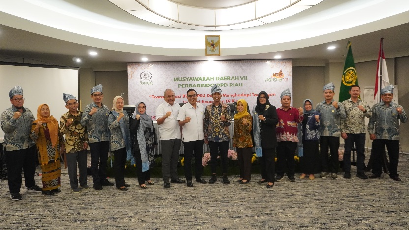 Ketum DPP Perbarindo Lantik Anggi Firmansyah Ketua DPD Perbarindo Riau