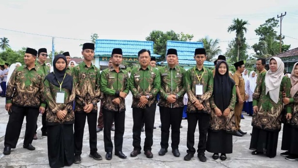 69 Siswa Meranti Siap Berlaga di OMI Riau, Bupati Asmar Beri Pesan Khusus