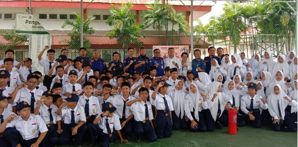 Dukung Asta Cita Prabowo,  Damkar Pekanbaru Sosialisasi Pencegahan Kebakaran di Sekolah Rakyat 3 Pekanbaru 