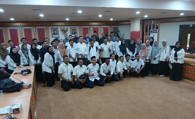 Gubernur Riau Diminta Tak Merumahkan Honorer TMS