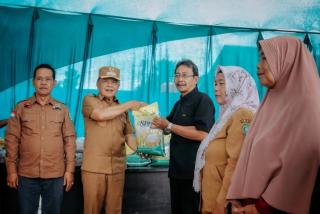 Bupati Asmar Resmikan Gerakan Pangan Murah di Meranti, Harga Sembako Dijual Lebih Terjangkau