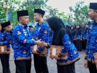 Bupati Meranti Lantik dan Serahkan SK 322 PPPK Tahun 2024