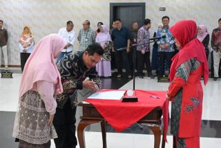 Lantik Sejumlah Pejabat Baru, Rektor UNRI: Kolaborasi Tingkatkan Mutu Pendidikan