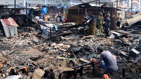 Bupati Sampaikan Keprihatinan atas Kebakaran Pasar Sayur dan Ikan Asin di Tembilahan