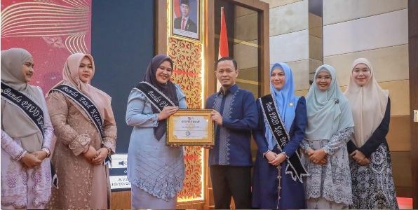 Camat Pekanbaru Kota Rein Rizka Karvy Dinobatkan Sebagai Bunda PAUD Kecamatan Tebaik 1 se Pekanbaru 