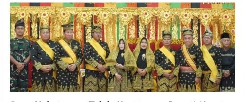 Bupati dan Wakil Bupati Kuansing Diberi Penambalan Adat Oleh LAM