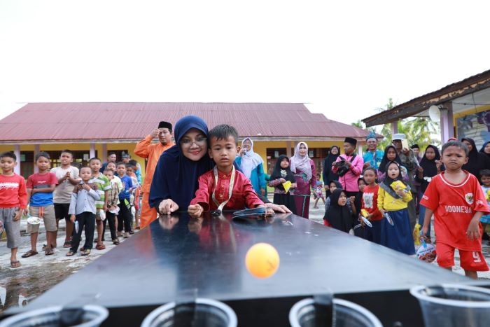HUT Siak ke-26, Bupati Afni Berbagi Kebahagiaan Bersama Warga Teluk Lanus