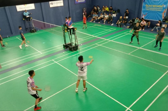 32 Tim Bulu Tangkis SMP Bertarung di AAUI Pekanbaru Cup 1 Tahun 2025