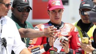 Marc Marquez Alami Retak Tulang Bahu Usai Ditabrak Bezzecchi di Race Mandalika 2025