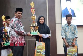 UIN Suska Riau Tutup Expo Kemandirian Pesantren dengan Penghargaan bagi Santri Terbaik