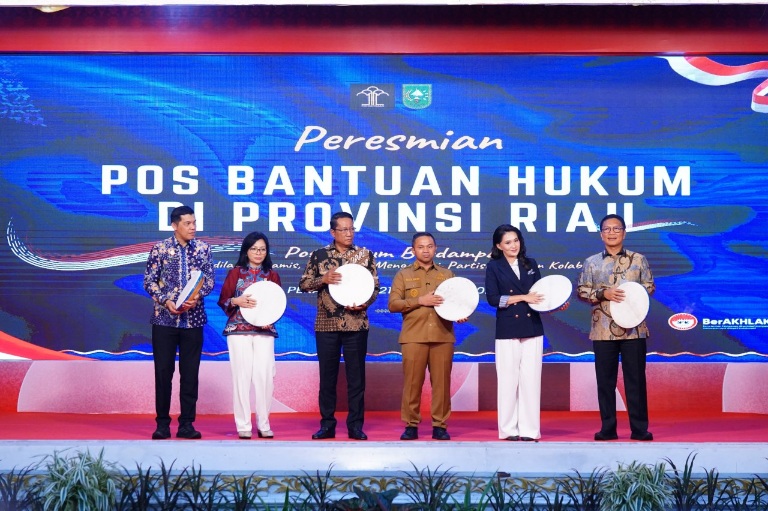 Menkum RI Resmikan Posbankum Bagi Masyarakat Kurang Mampu di Riau