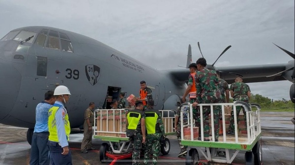 Intruksi Presiden Prabowo, Bantuan Darurat Bencana dari Jakarta Tiba di Padang